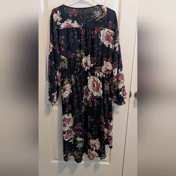 Floral Wrap Dress in Navy and Pink - Picture 6 of 7